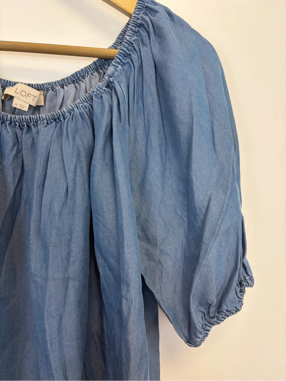 Ann Taylor LOFT Chambray Puff Sleeve Top